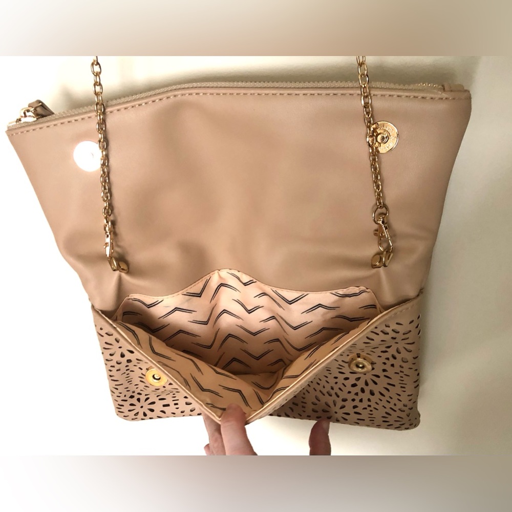 Francesca’s Zara Perforated Floral Clutch - Picture 9 of 16